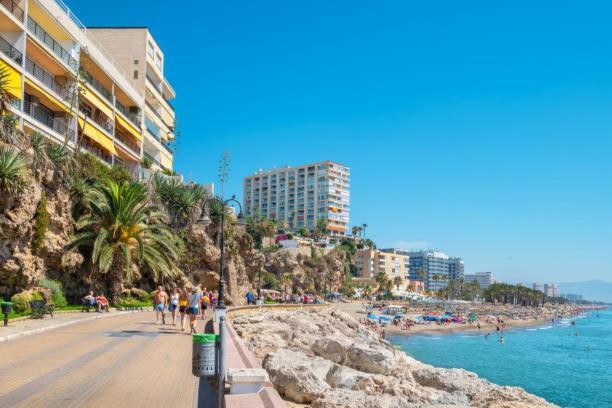 דירות Apartamento Carole Playa Bajondillo Torremolinos Beach - Playa A 30 Segundos - Wifi - Parking - Terraza מראה חיצוני תמונה
