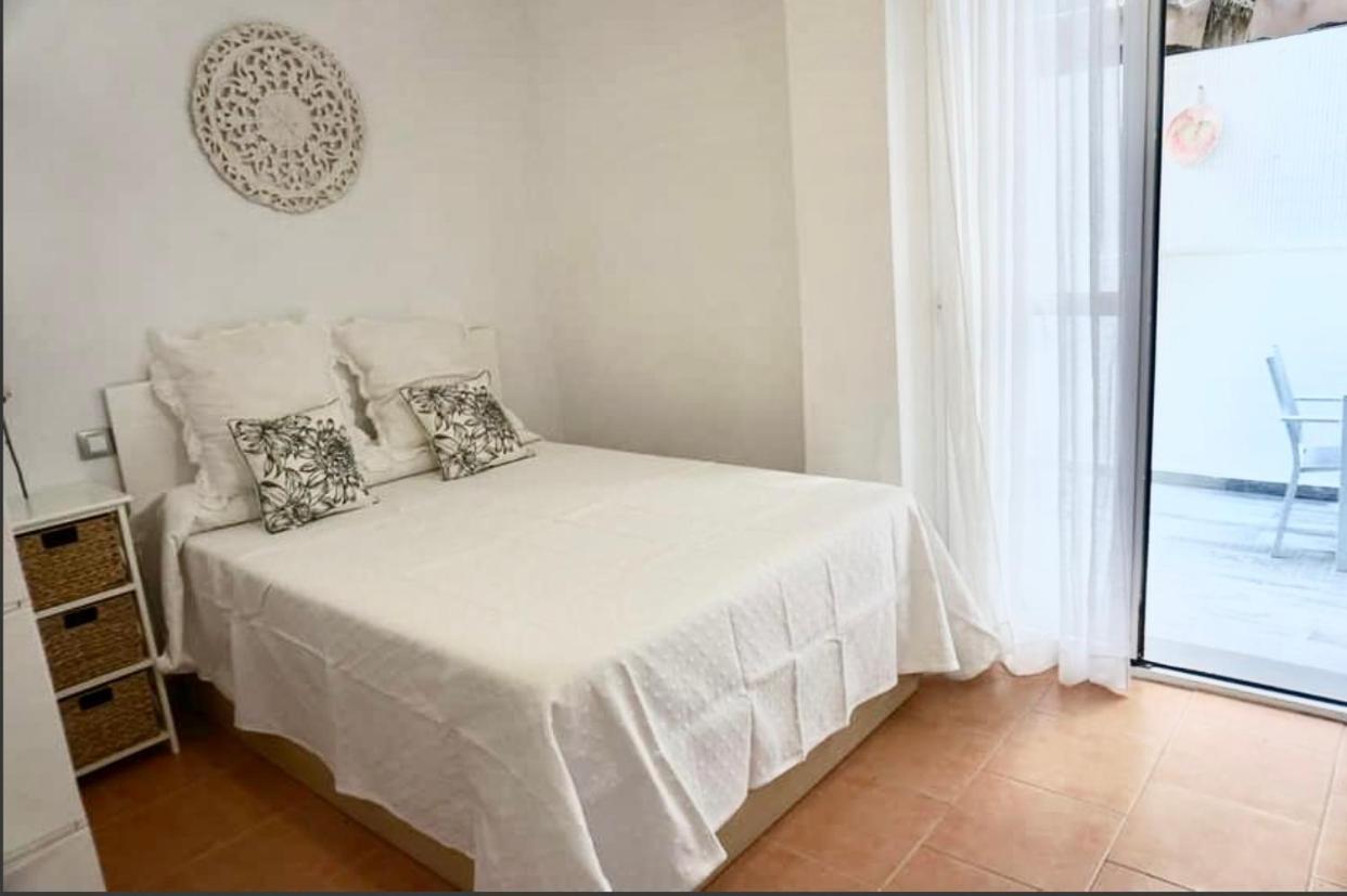 דירות Apartamento Carole Playa Bajondillo Torremolinos Beach - Playa A 30 Segundos - Wifi - Parking - Terraza מראה חיצוני תמונה